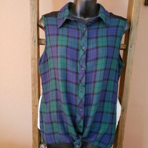⚡3 for $15. Button up/Tie front tank
